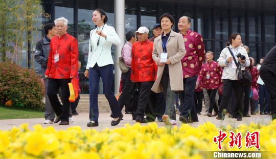 揚州市民日辦百壽宴邀百名耄耋老人為座上賓