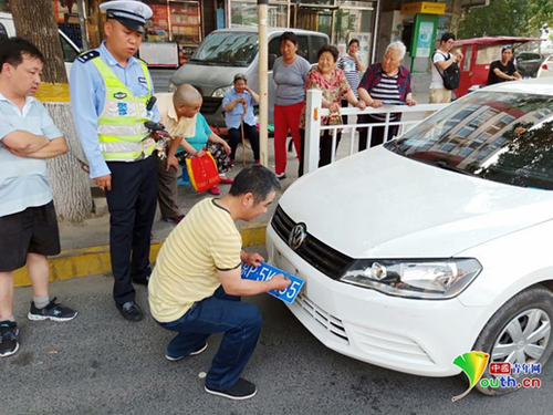 男子網購假京牌上路2