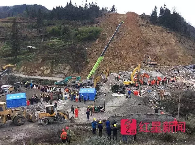 直擊四川滑坡雨夜大救援：像剝洋蔥一樣剝離廢墟